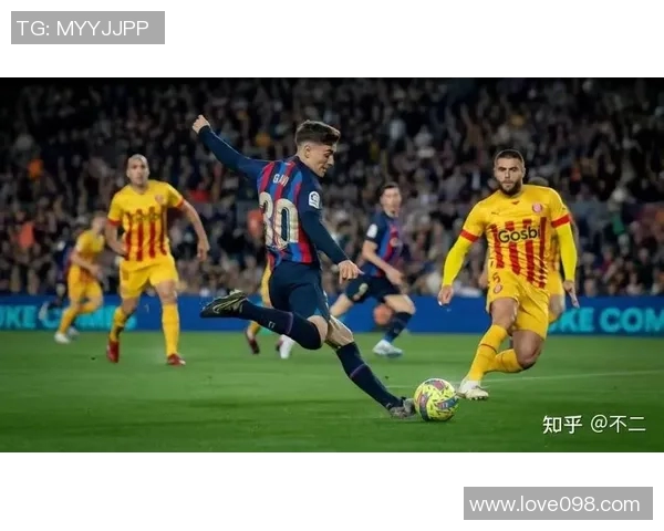 西甲争冠白热化巴萨屈居第二足坛第一人26场轰入20球展现超凡实力